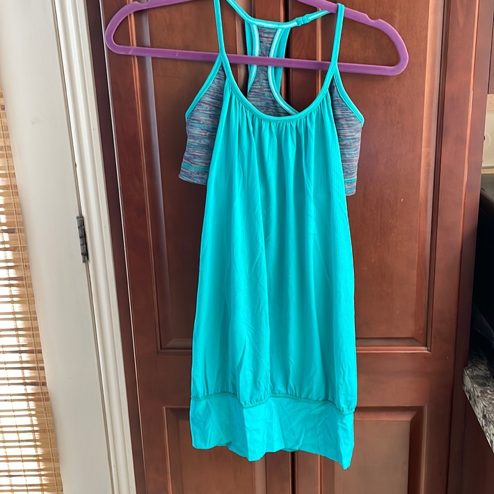 Lululemon size 6 with bra